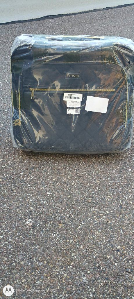 YTONET Rolling Case Laptop Bag Briefcase with Wheels - New, Quilted Black