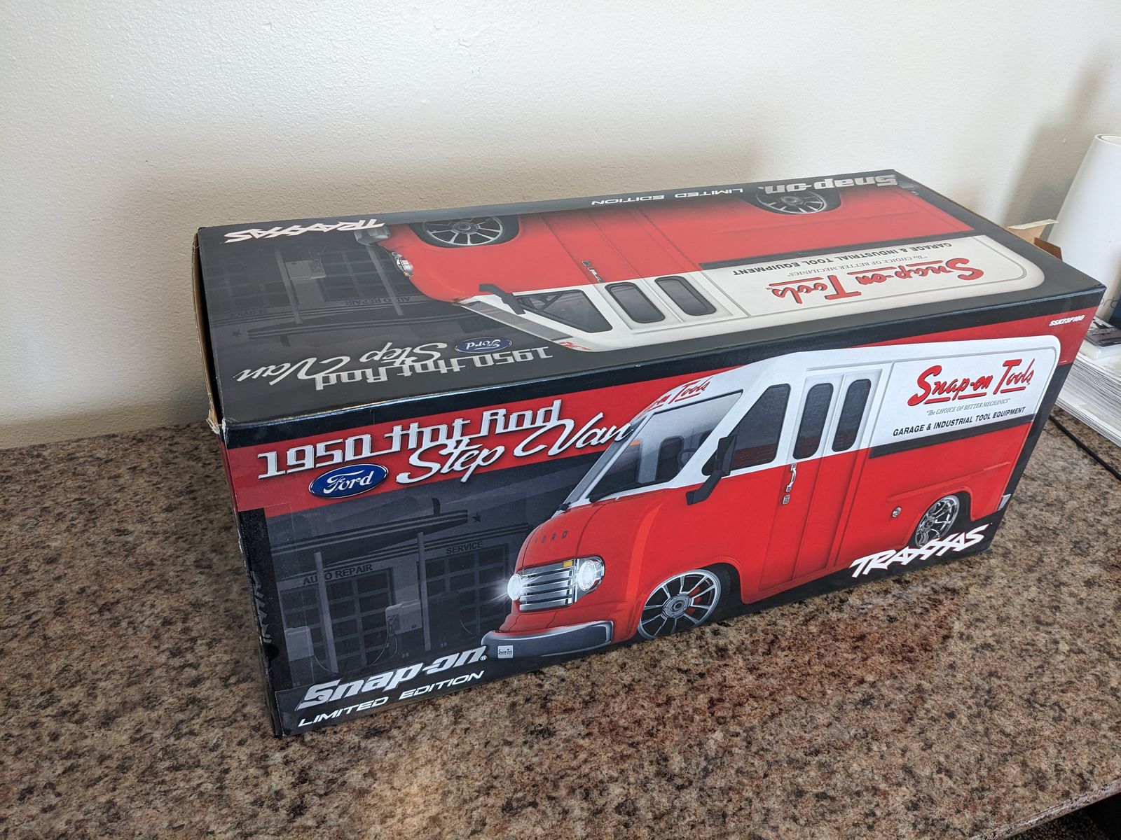 Traxxas Snap-On Ford 1950 Hot Rod Step Van | Remote Control