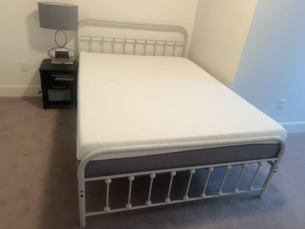 Queen Size Mattress - Like new