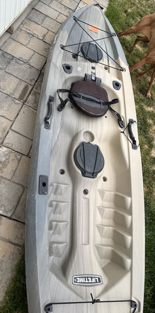 LIFETIME TAMARACK ANGLER 100 FISHING KAYAK - 10FT  TWO TONE GRAY/BEIGE, INCLUDES PADDLE