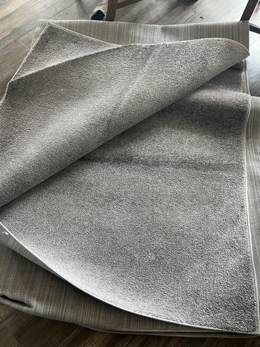 Area Rug 8 x 10 grey very nice 