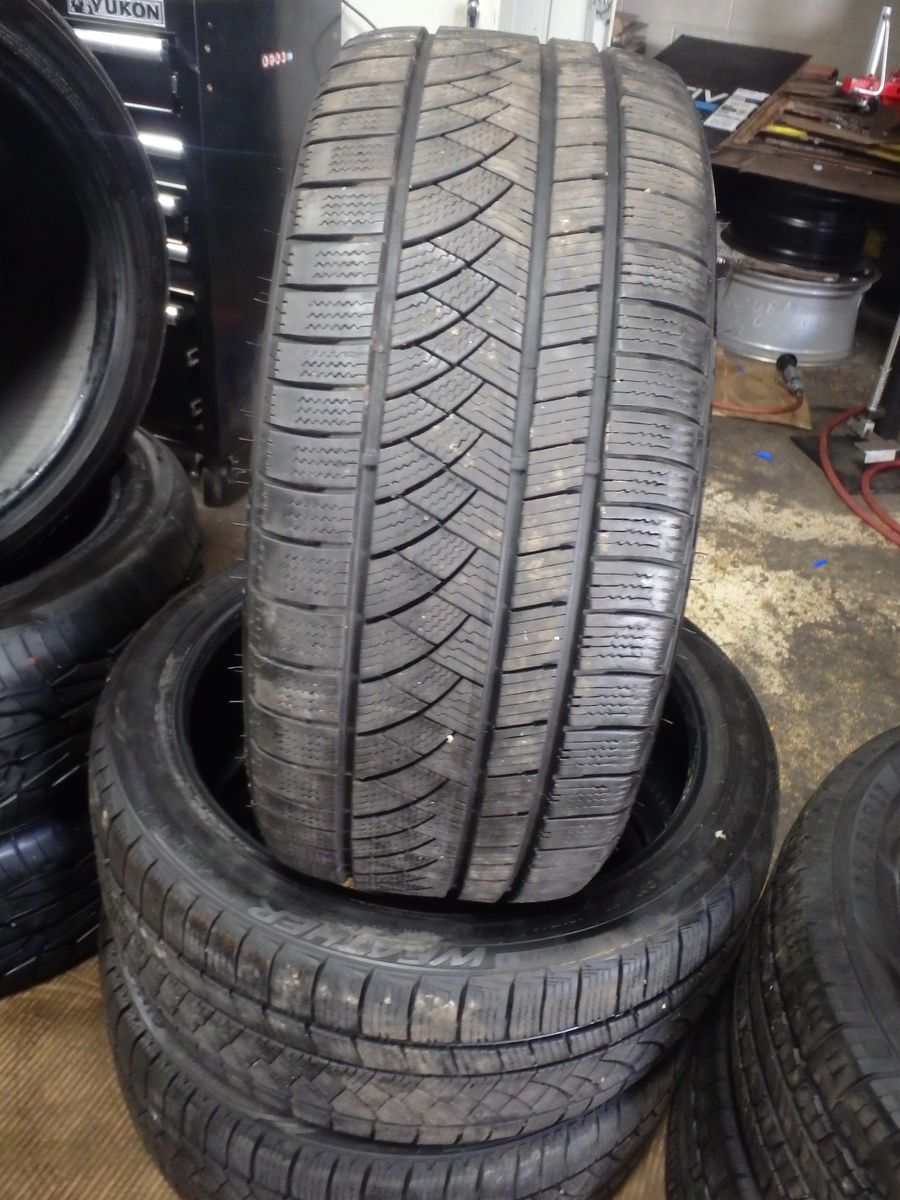 225/40R18 GITI WEATHERSMATR PAIR OF TWO USED TIRES