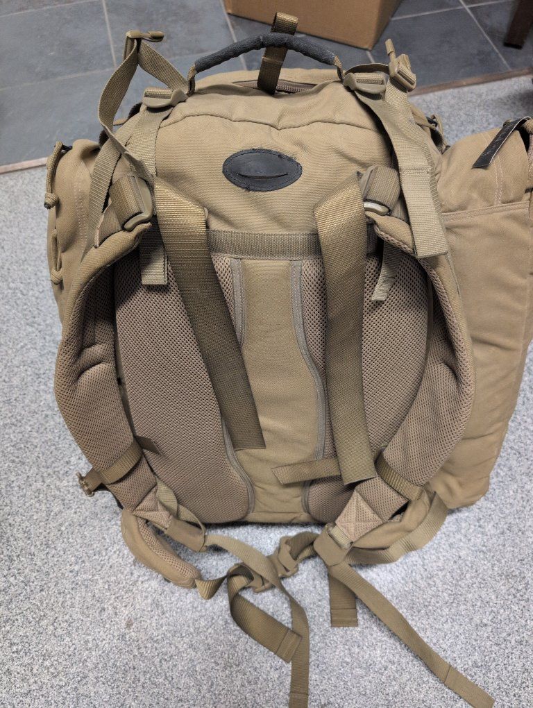 Tasmanian Tiger backpack medic bag with medical supplies 