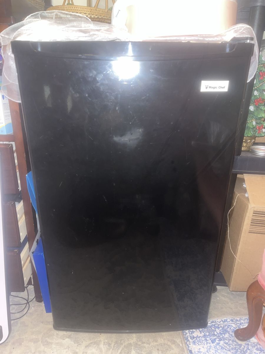 Magic Chef Miniature Fridge