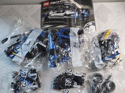 LEGO Technic McLaren Senna GTR Set 42123 Complete with Manual Unbuilt