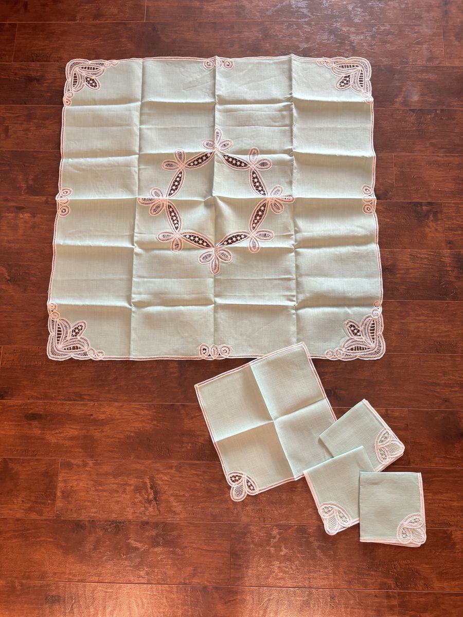 Vintage 33"x33" Teal Tablecloth with White Lace Stitching and 4 Matching 12"x12" Napkins