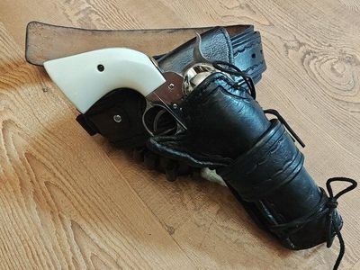 Custom Handmade Leather Holsters and Belts
