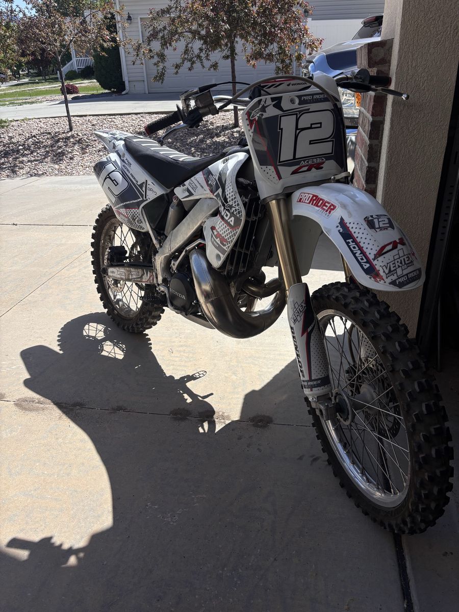 2000 Honda 250r 2 stroke