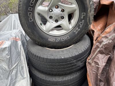 1st Gen Tundra/Tacoma 16" rims 6x5.5(139.7) w/Michelin LTX 265/70r16 tires, will fit 4runner, FJ, Sequoia also