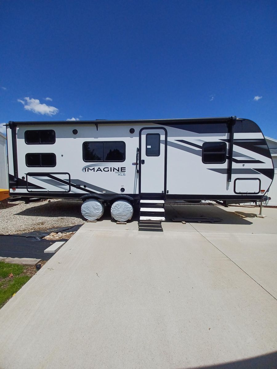 2022 Grand Design Imagine XLS 23BHE Travel Trailer Bumper Pull - Queen Bed, Bunks, Awning, AC, Solar