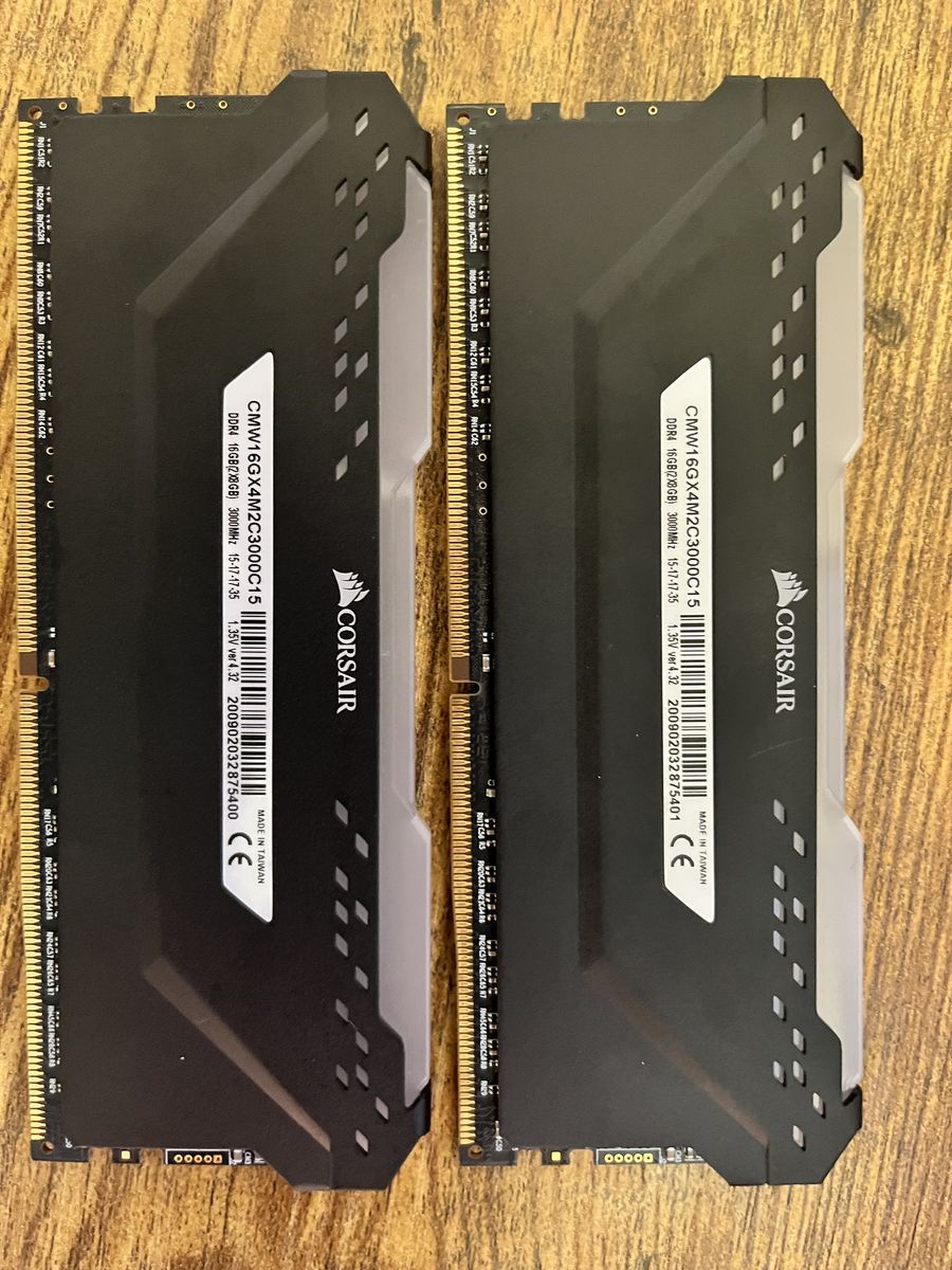 Corsair Vengeance RGB Pro DDR4 RAM 16GB (2x8GB)