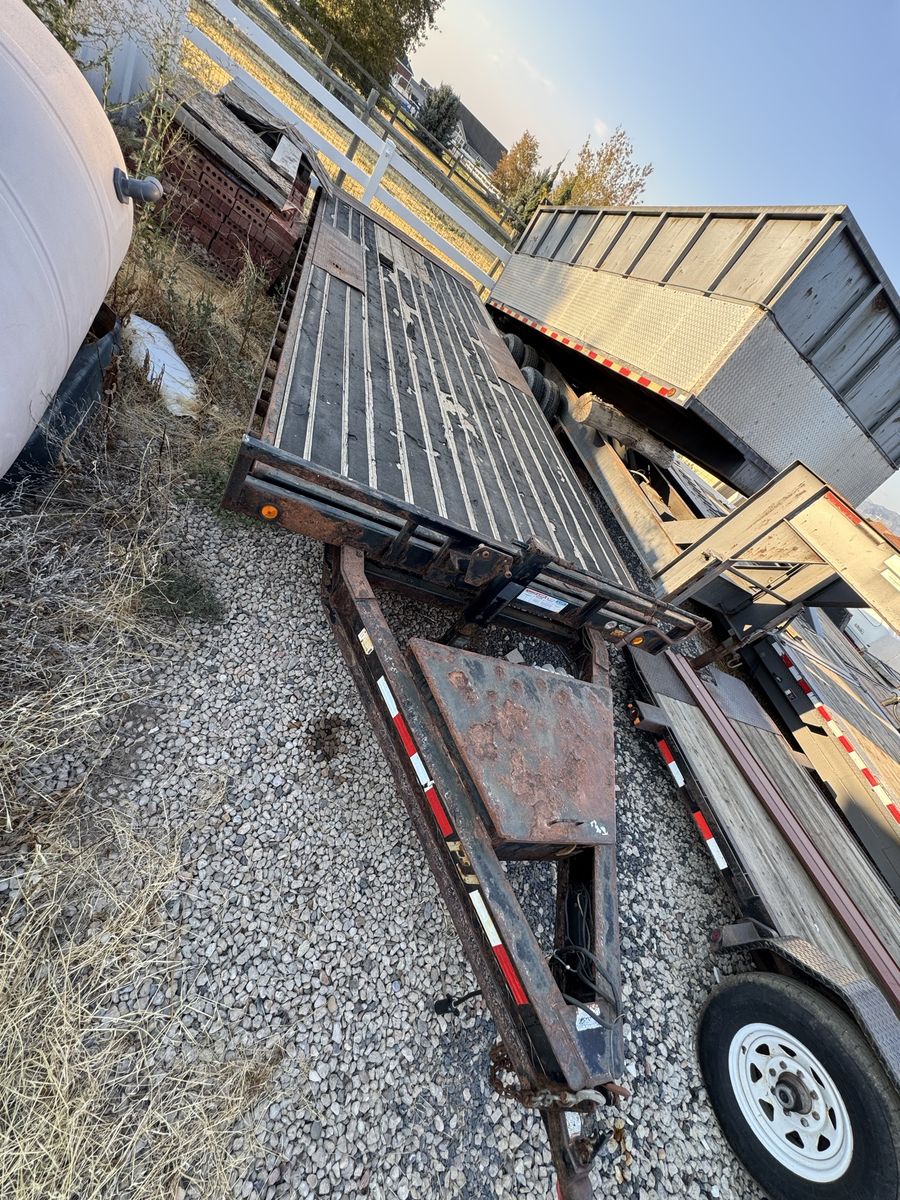 22’ PJ Trailers Flatbed Deckover Hydraulic Tilt Trailer