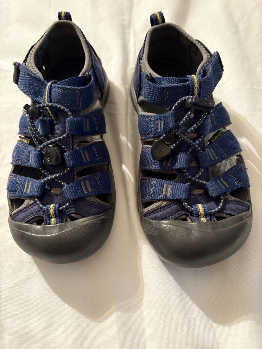 Keen youth sandals sz 2