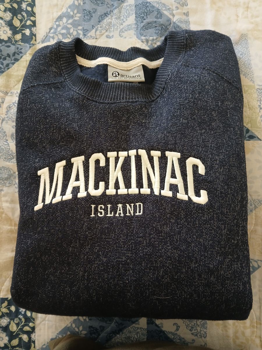 Sweatshirt/Sweater