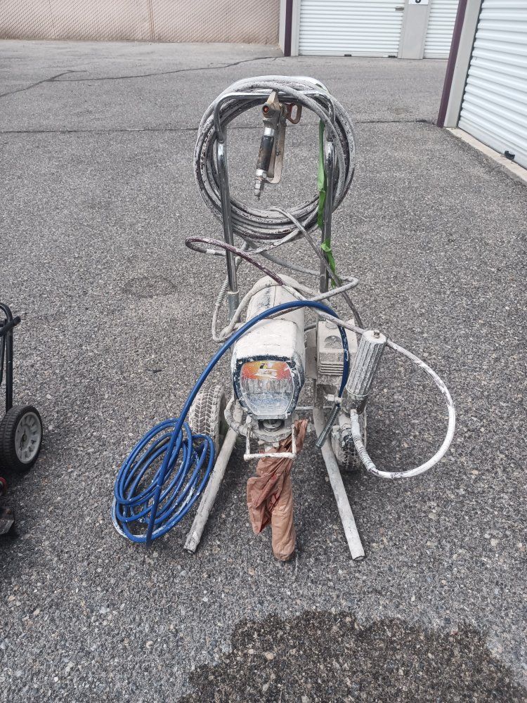 Graco Ultra Max 1095 Commercial Airless Paint Sprayer with Hoses and Gun