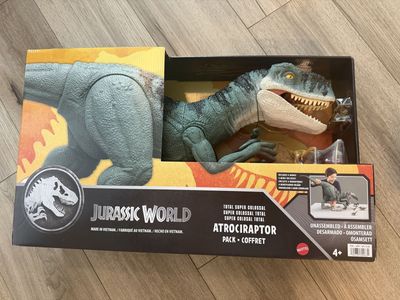 New in Box. Huge Mattel Jurassic World Atrociraptor Total Super Colossal Dinosaur Action Figure Toy,