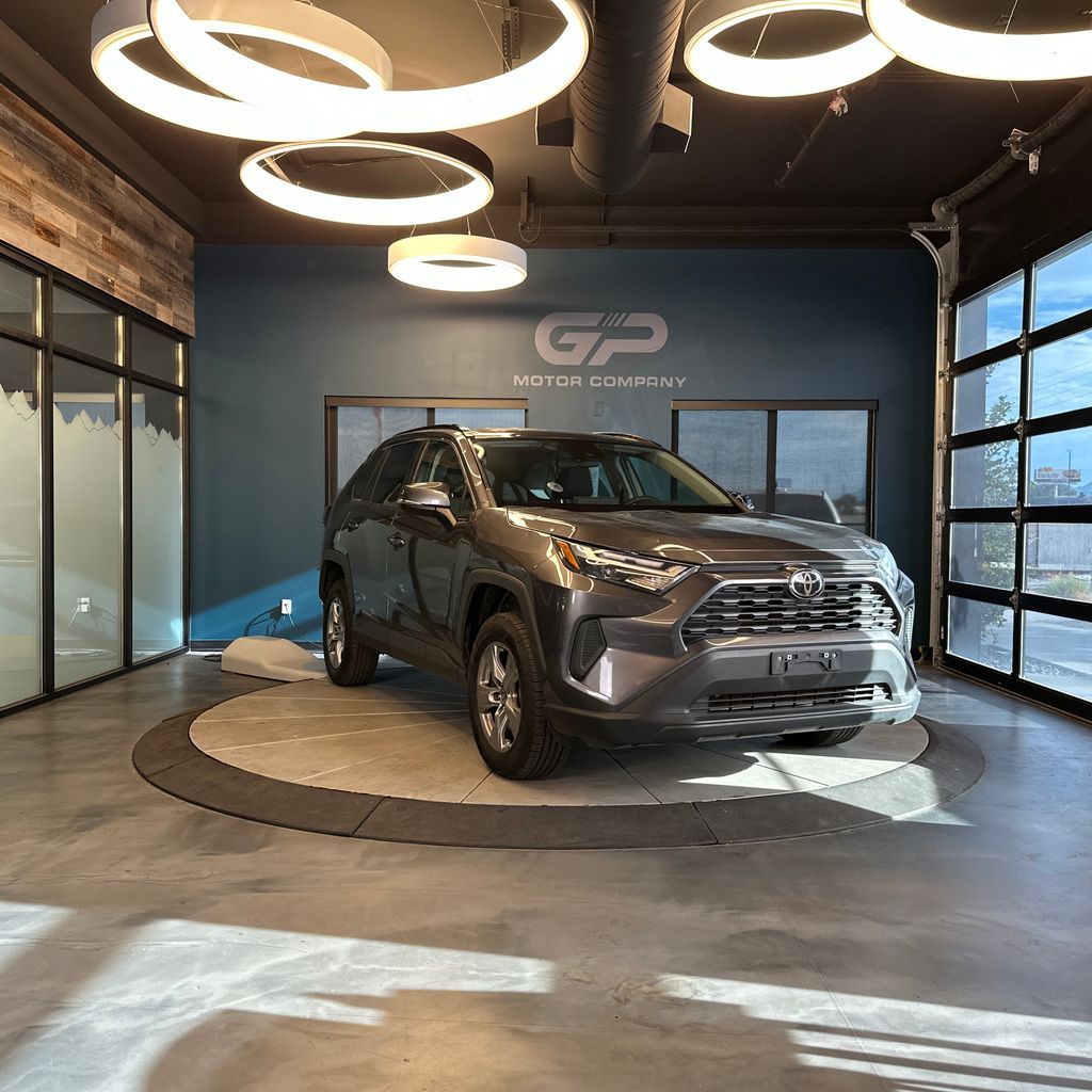 2022 Toyota RAV4 XLE