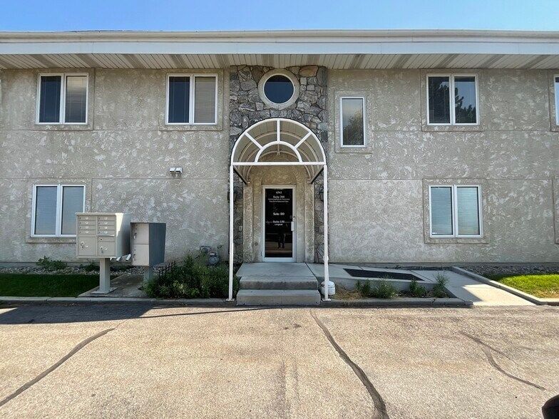 Main image 13