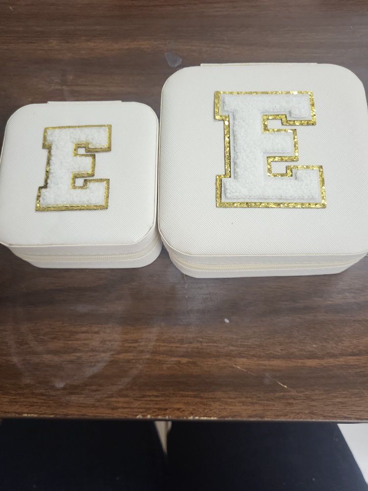 "E" Jewlerey boxes