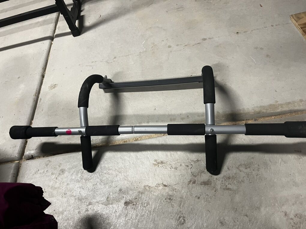 Pull Up Bar