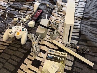 Nintendo Wii console white gamecube backwards compatible