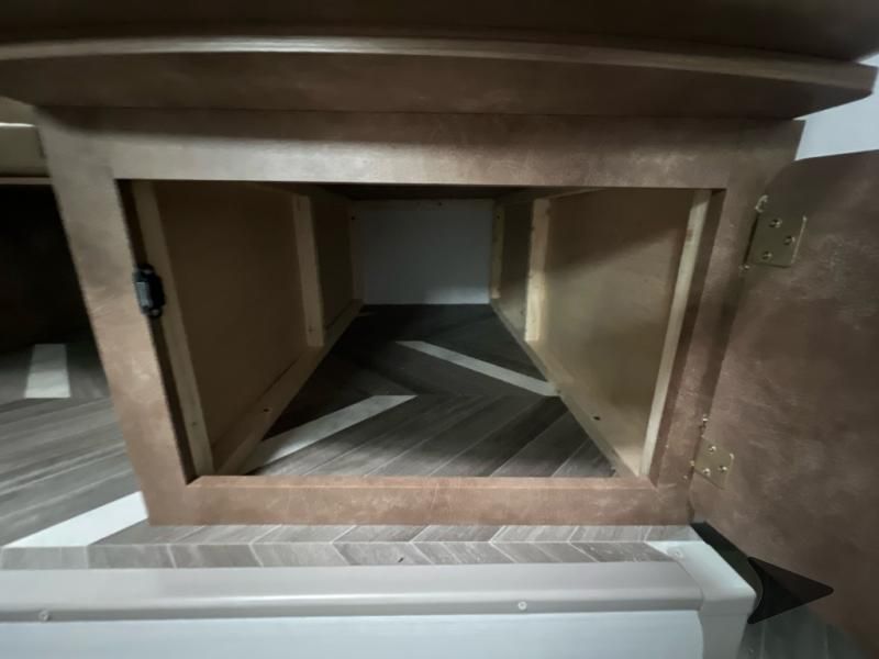 Main image 12