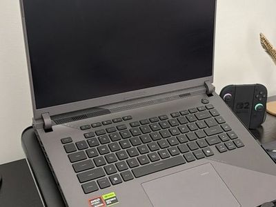 ASUS ROG Strix G16 (2025) , 16” ROG Nebula NVIDIA® GeForce RTX™ 5070 Ti