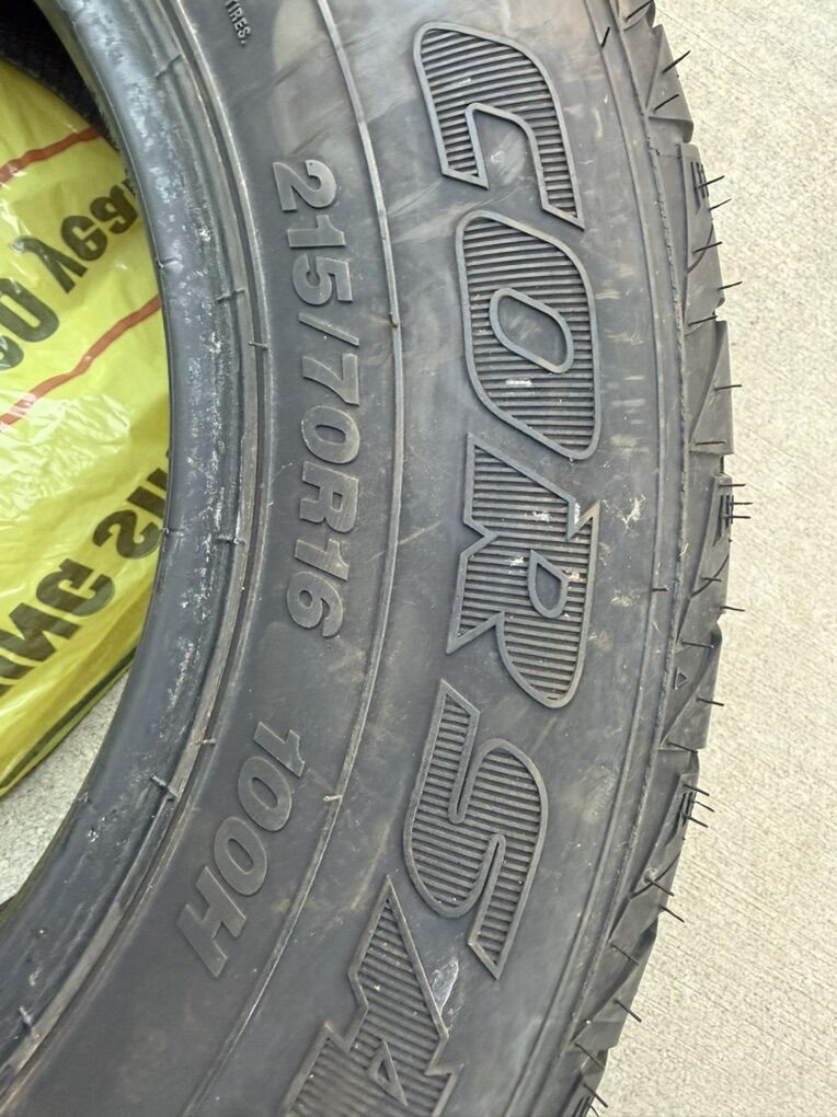 Tires M + S 215/70 R16