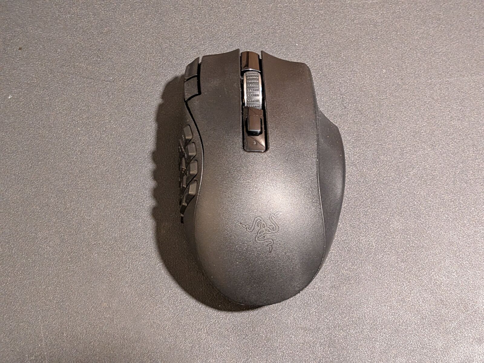 Razer Naga V2 HyperSpeed Wireless MMO Gaming Mouse