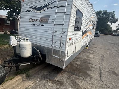 2004 30’ gearbox toy hauler