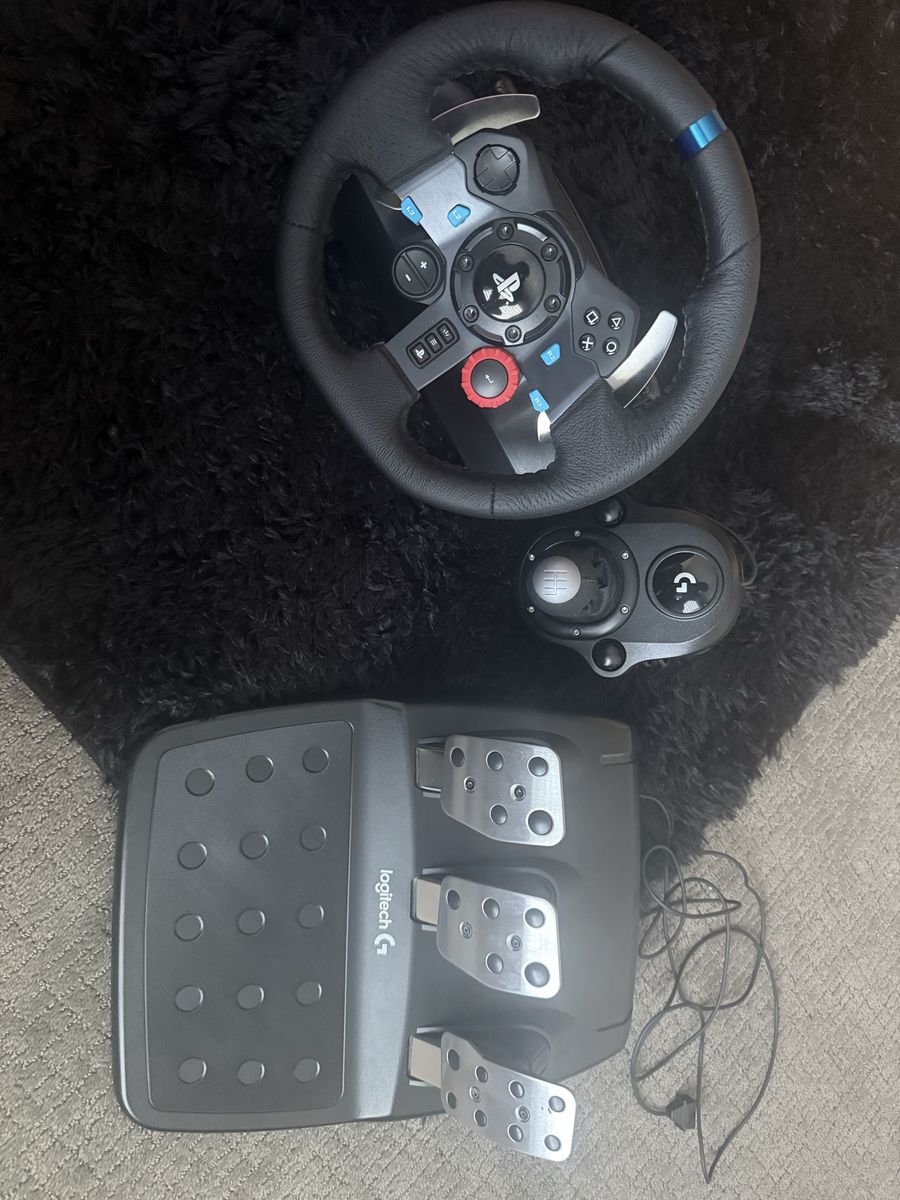 Logitech G29 steering wheel