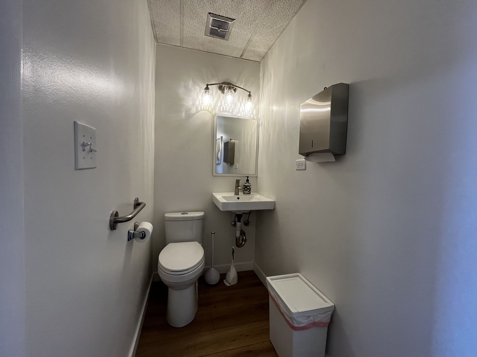 Main image 9
