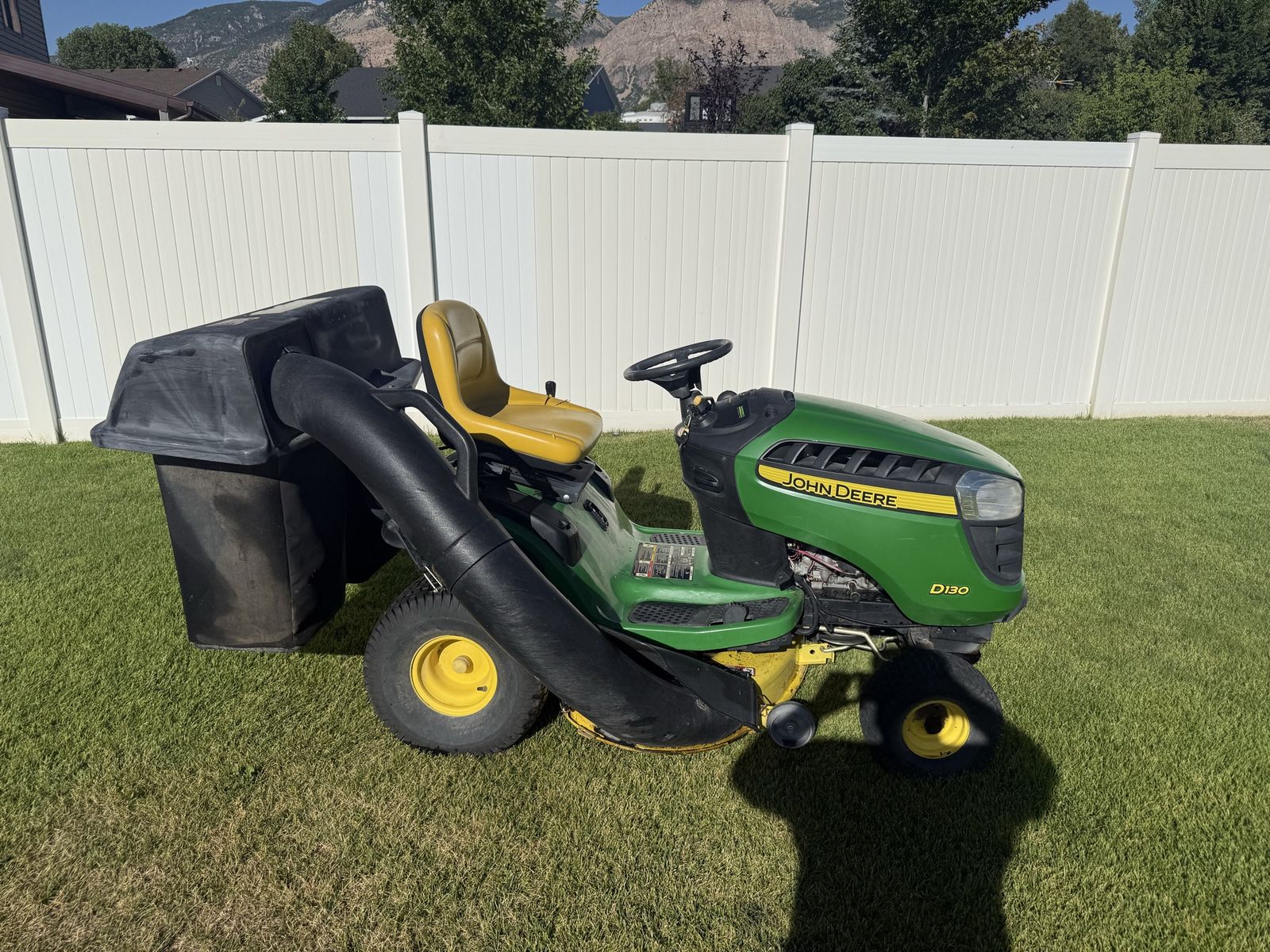 John Deere D130 Riding Lawnmower w/ Double Bagger