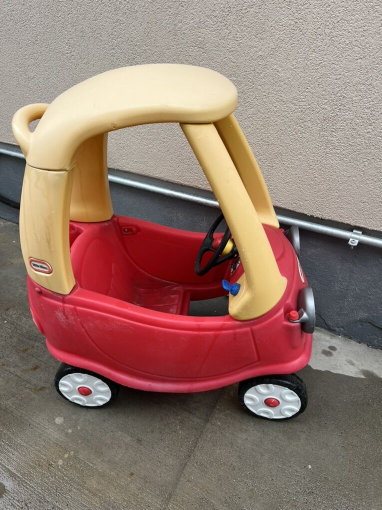 Little Tikes Cozy Coupe Car