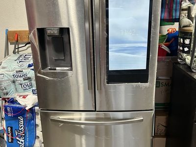Samsung Family Hub French Door Refrigerator - Stainless Steel, Smart Screen, Ice/Water Dispenser