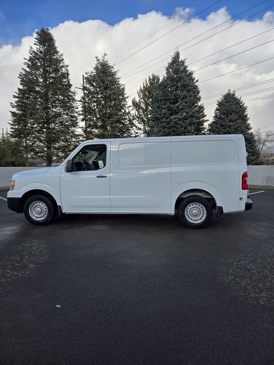 2014 NISSAN NV 1500 SV