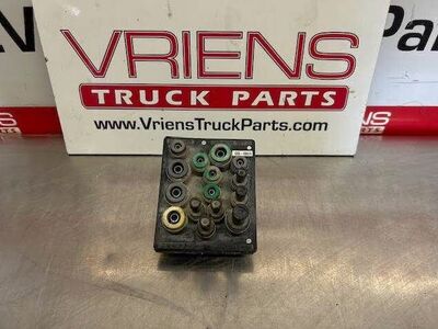 Peterbilt Manifold-Firewall Junction Block for Kenworth, Part # G58-6028
