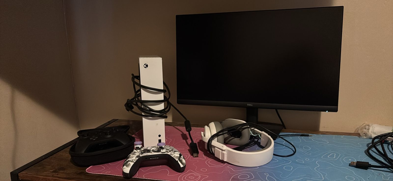 Xbox Series S Console with Dell Monitor, 2 Controllers, and Headset - Gaming Bundle