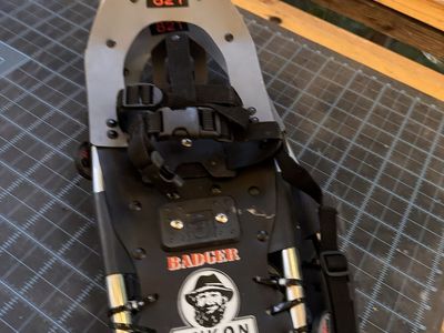 Yukon Charlie's Badger Series 821 Winter Systems Snowshoes - Black/Silver