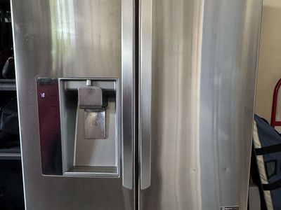 LG French Door Refrigerator - Stainless Steel with Ice & Water Dispenser