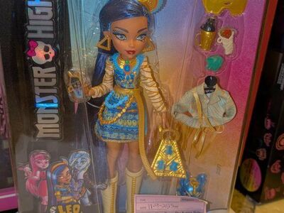 Monster High G3 Cleo De Nile 2022 Doll BNIB
Both