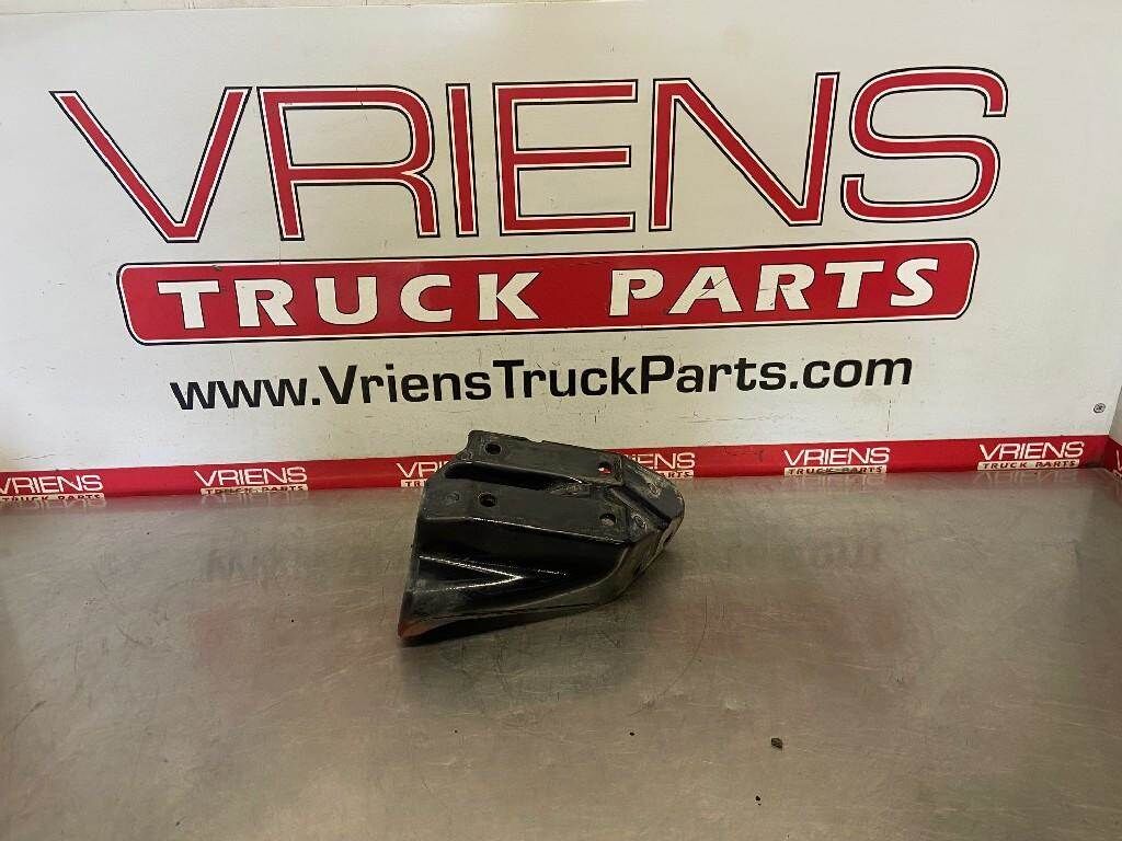 Freightliner Right Front Bumper Bracket