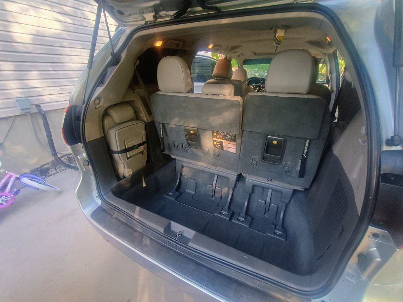 Main image 6