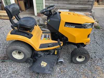 Cub Cadet XT1 46"