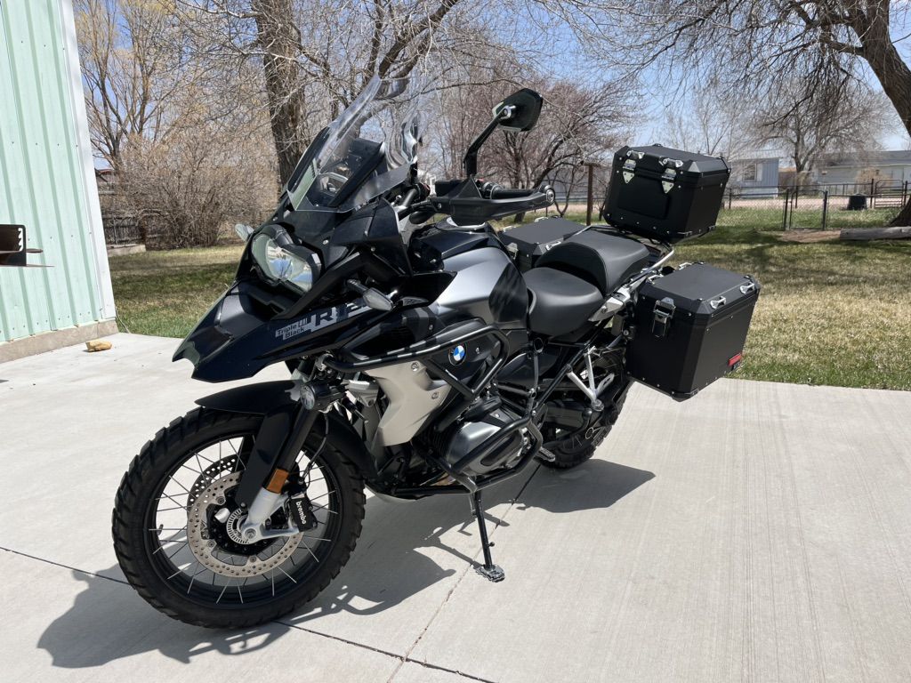 2023 BMW R1250 GS Like New, Low Suspension
