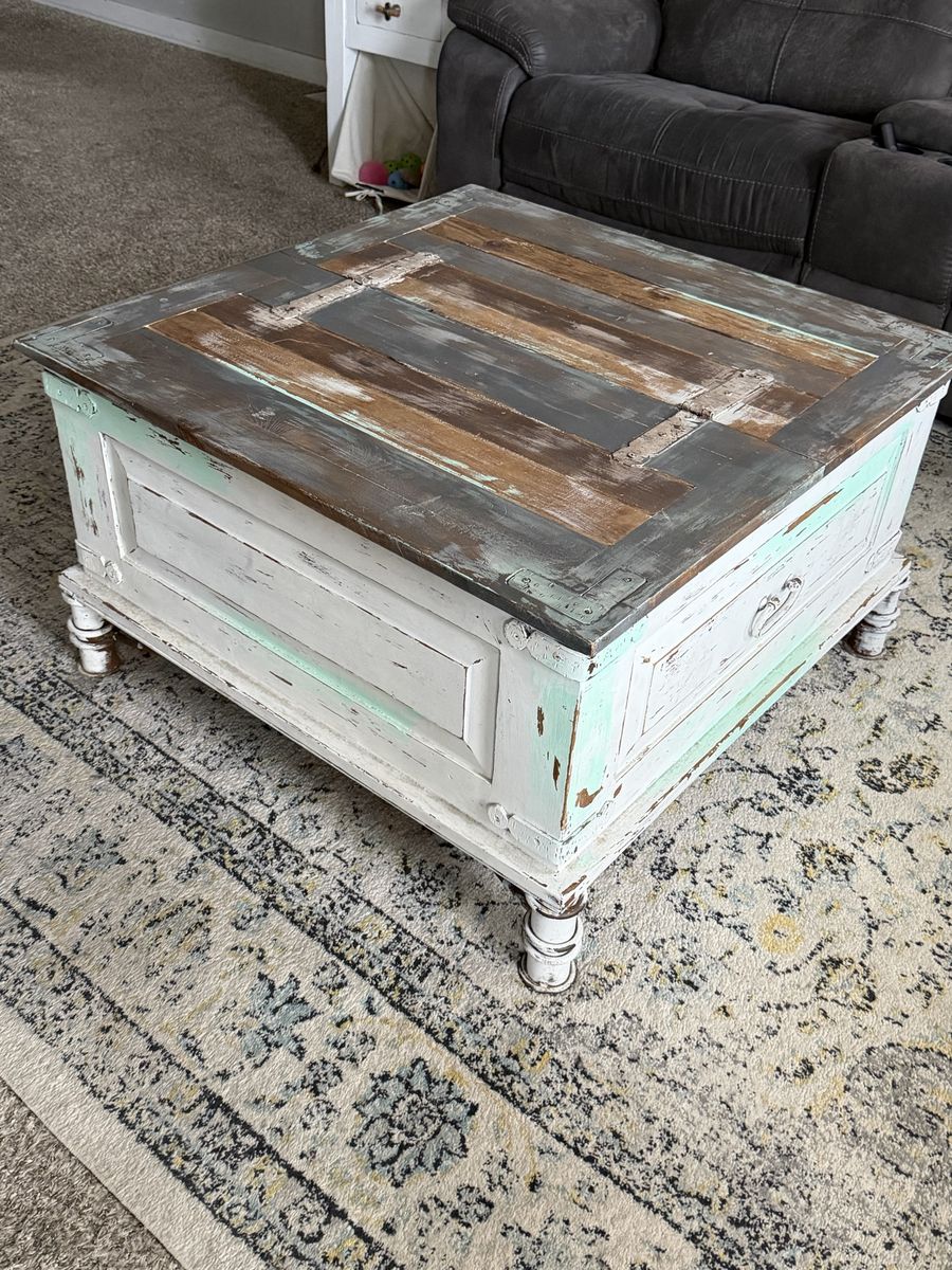 Storage coffee table