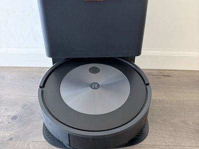 iRobot Roomba j6+ Self- Emptying Robot