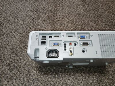 Hitachi CP-X3042WN LCD Projector - High-Performance, Used
