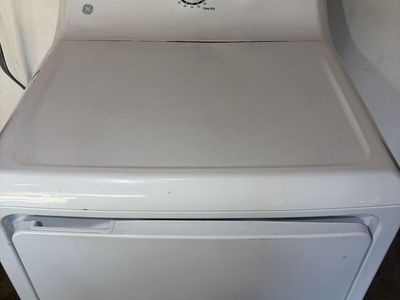 GE Electric Dryer - Large Capacity 7.2 cu/ft