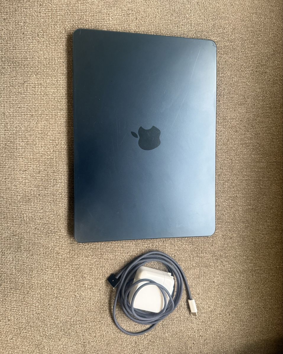 Apple MacBook Air M2 2022 13.6” | 8GB RAM | 256GB SSD | 96% Battery | Midnight